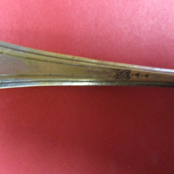 EARLY 1900'S SHEFFIELD PLATE COLD MEAT FORK W/GOLD TONE & ETCH OF HEART & FLOWER - Picture 5 of 9